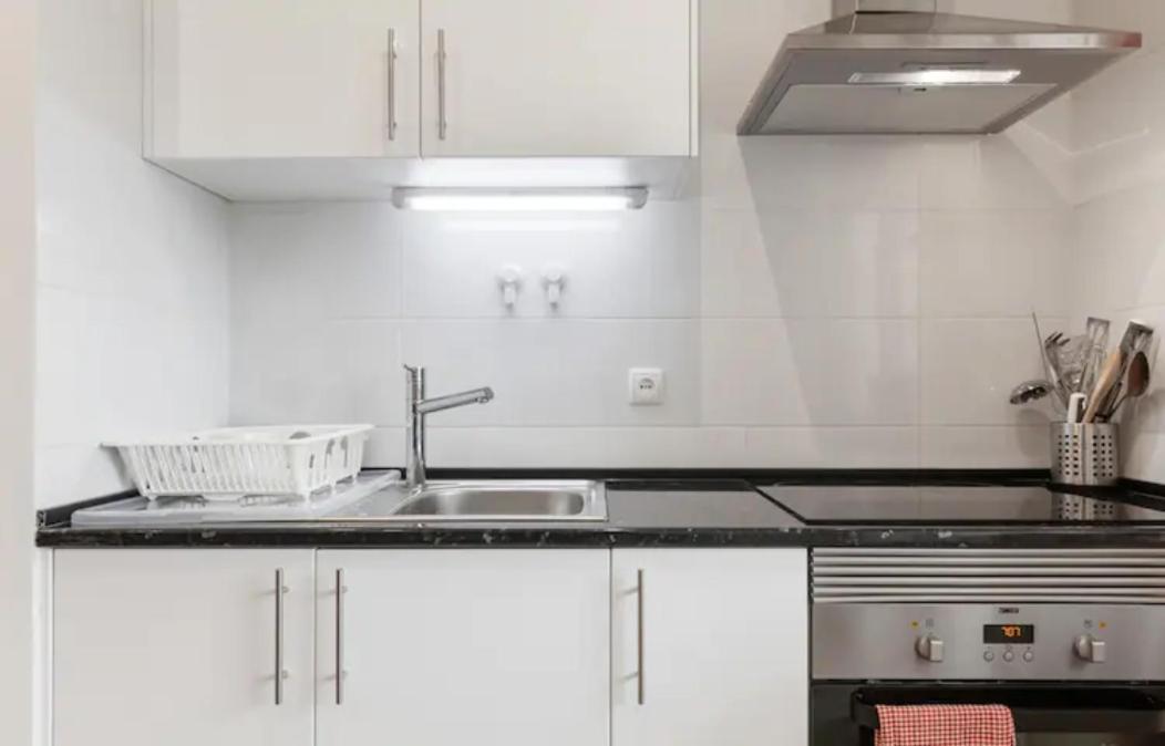 Beautiful 1 Bedroom Apartment Near Benfica Lisboa Exterior foto